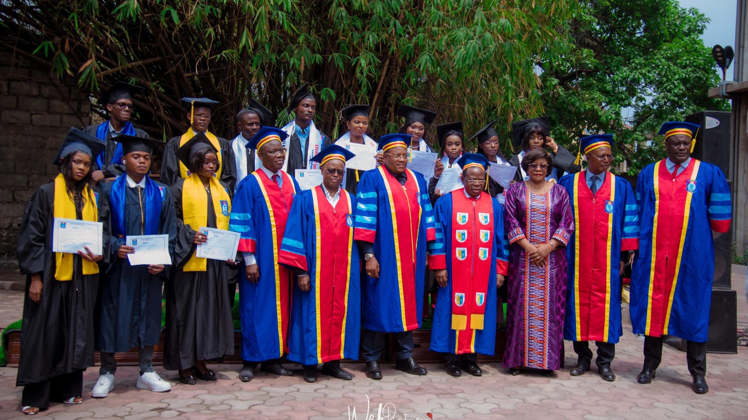🎓Collation de Grade des Bacheliers à l&rsquo;Université Moderne de Kinkole (UMK)